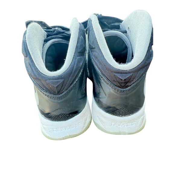 Nike Lebron Soldier 7 Youth Size 4.5 Black Gray Basketball Shoes - Picture 3 of 8